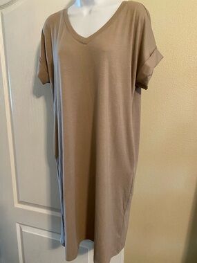 Zenana Outfitters Taupe Roll-Sleeve V-Neck Midi Dress